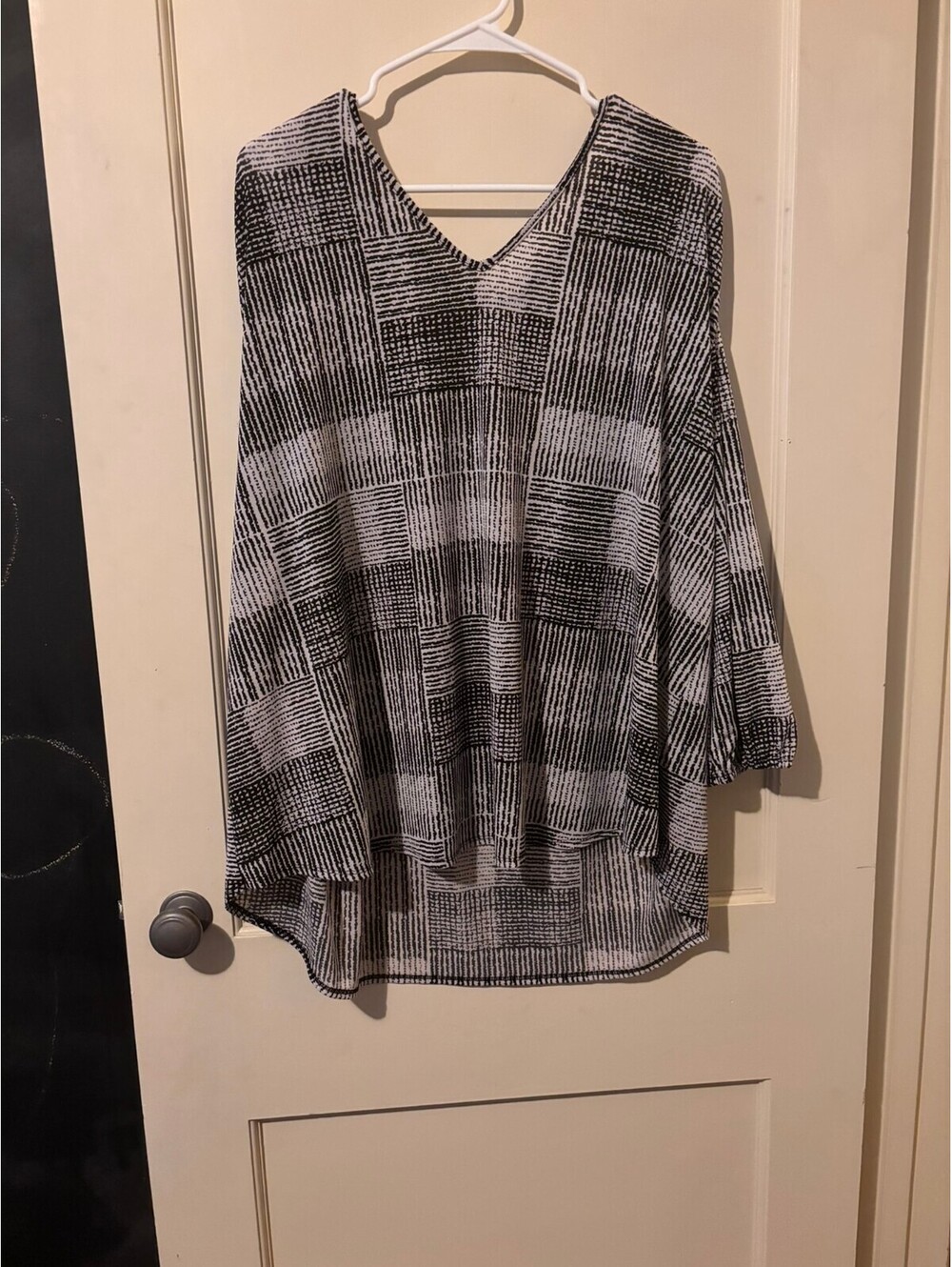 Cato Black and White Patterned V-Neck Blouse Plus Size 22/24W